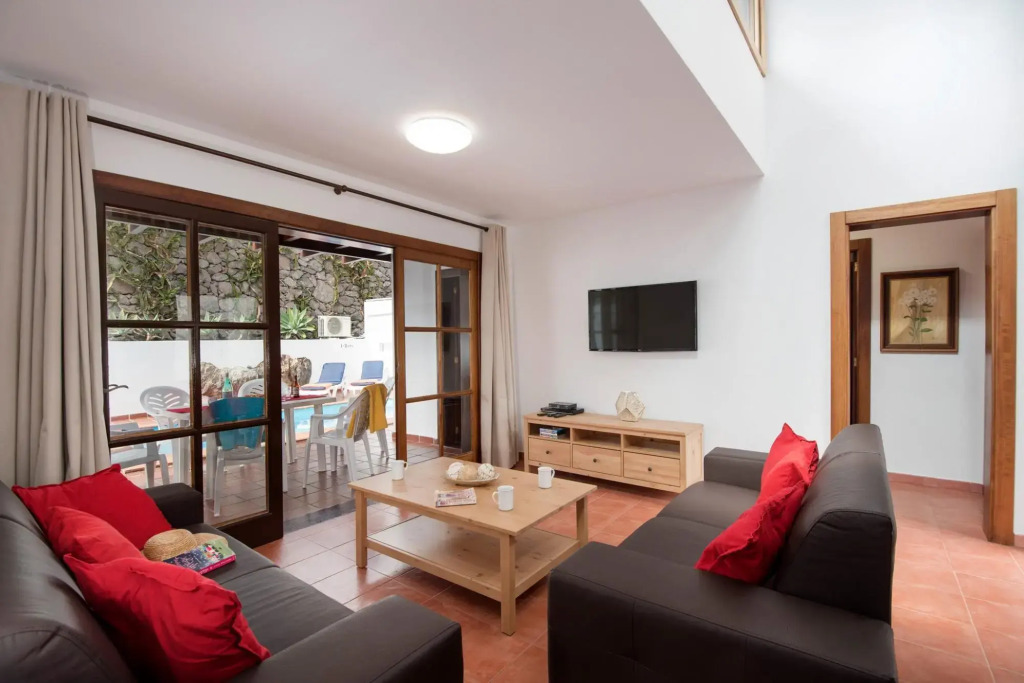 Villa Julianne 3 Heated Private Pool Walk to Beach A C Wifi Car Not Required - 2571