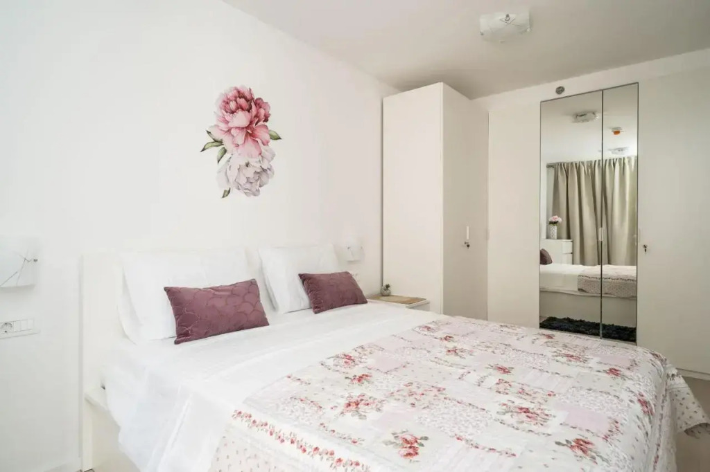 M&P- Lovely 1-bedroom condo with free parking