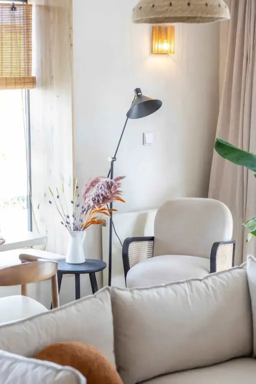 Modern Holiday Apartment With Garden Near the sea