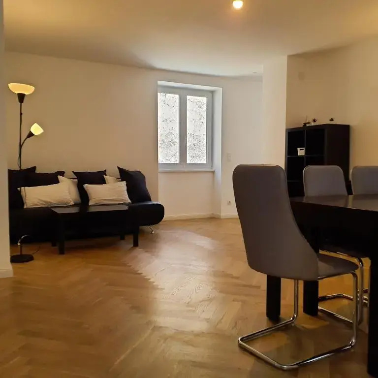 Top Apartment
