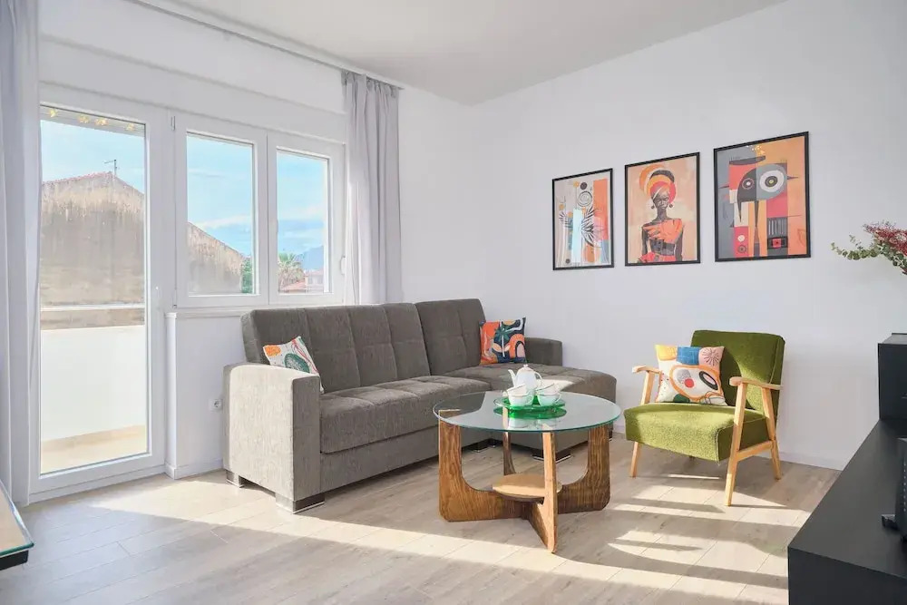 LAV Central Apartment by Litto