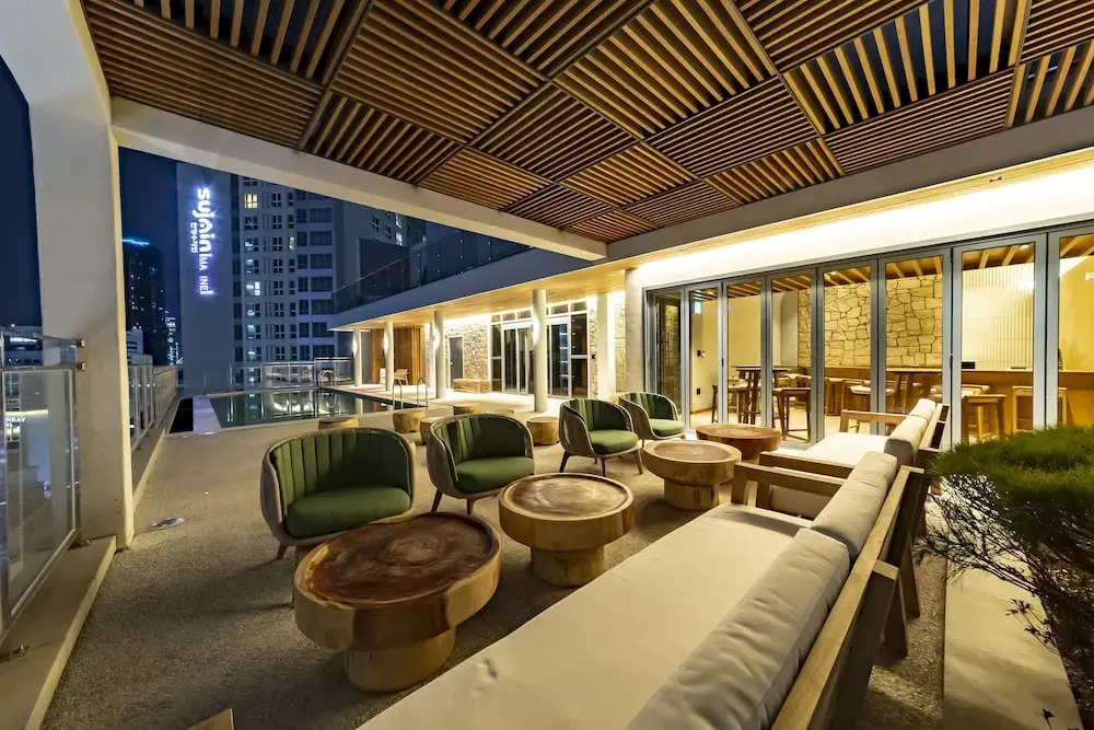 Hound Hotel Haeundae Signature