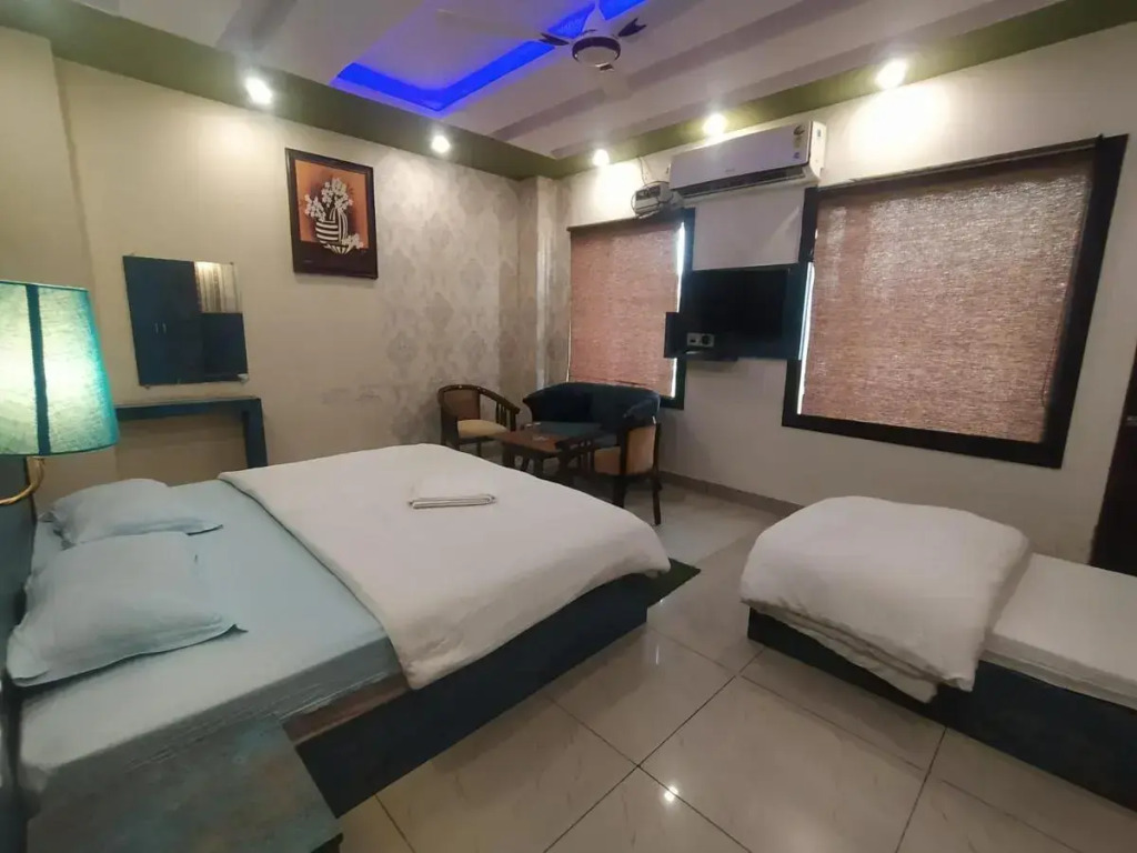 Hotel Regal Residency