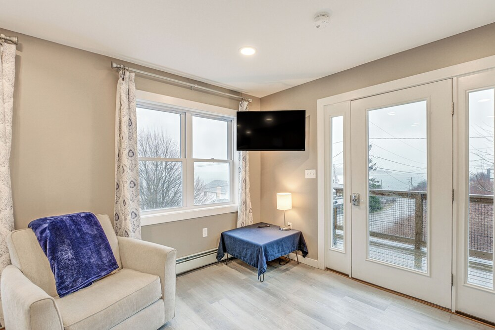 Newly Renovated Maine Retreat: Deck w/ Ocean View!