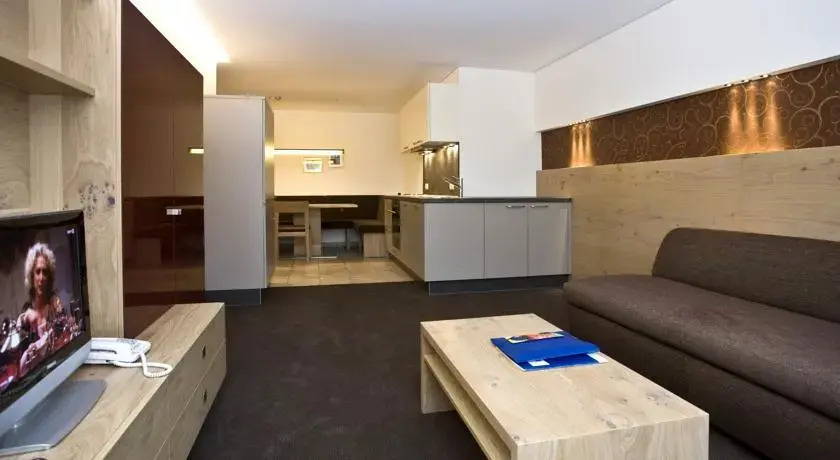 Apartments Tschanun