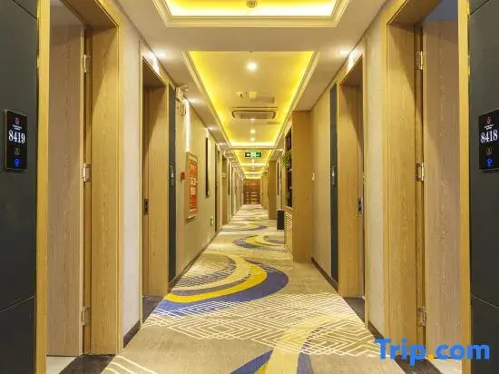 Saint Met Hotel (Zhengzhou Convention and Exhibition Center)