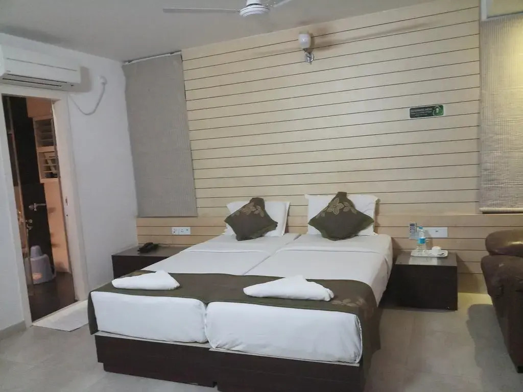 Roseline Suites - A Business Hotel