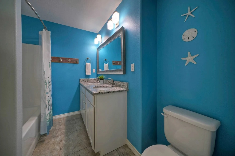 Laid Back Lime by AvantStay | Near Beach w/ Pool, Complimentary Pool Warmer