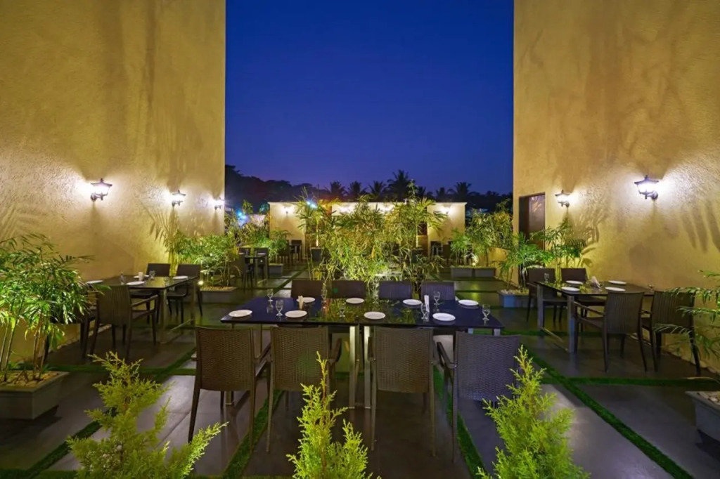 Hotel Shlok (Pure Veg), Kolhapur