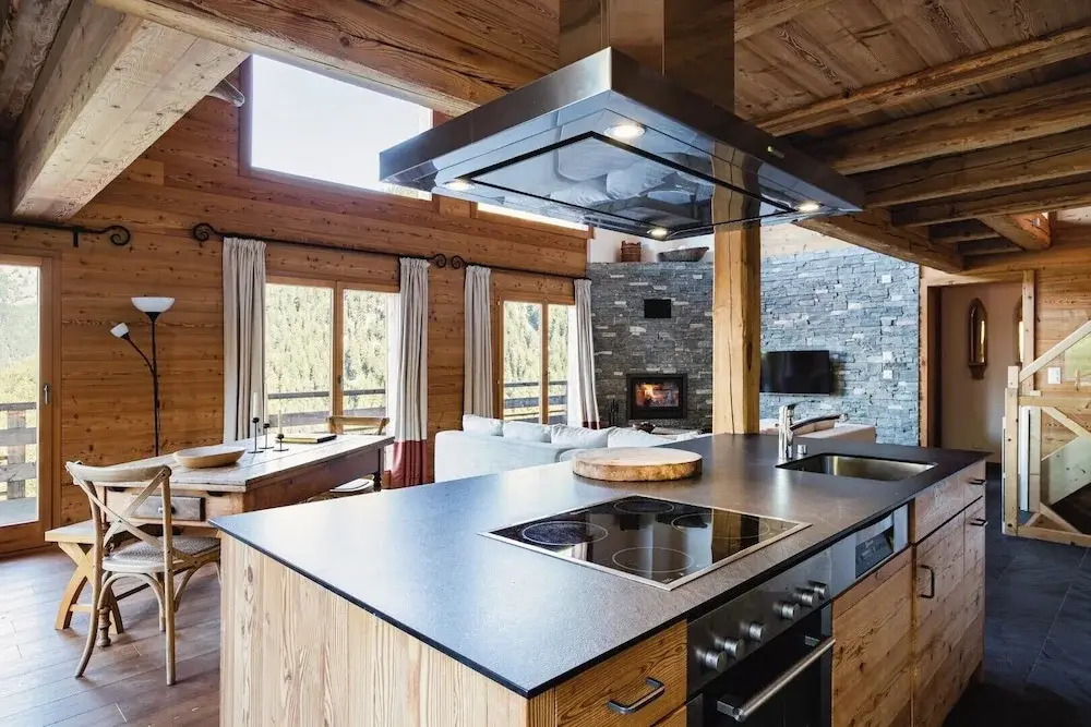 Authentic Swiss Spa Chalet Hot Tub & Sauna