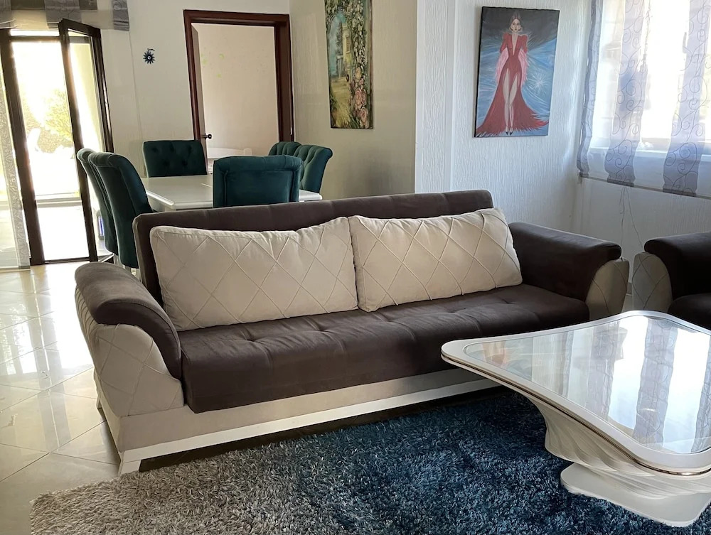 3 Bedroom Apartment With Pool
