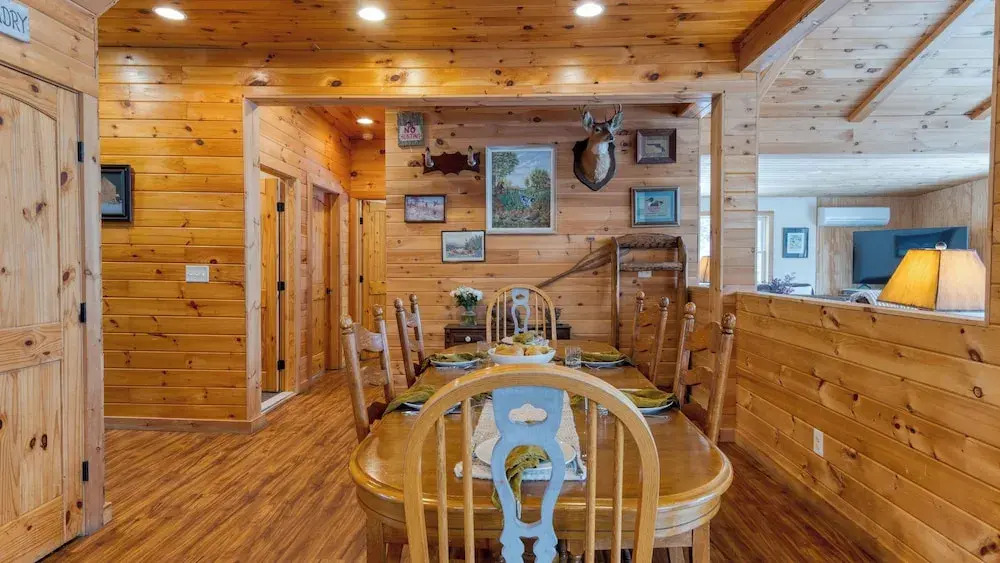Mins to Hunter Mountain Sleeps 36 Pool, Spa, Games & Bar Cozy Peaks Lodge by Avantstay