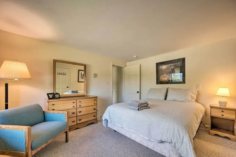 House w/ Balcony ~ 5 Mi to Cranmore Resort!