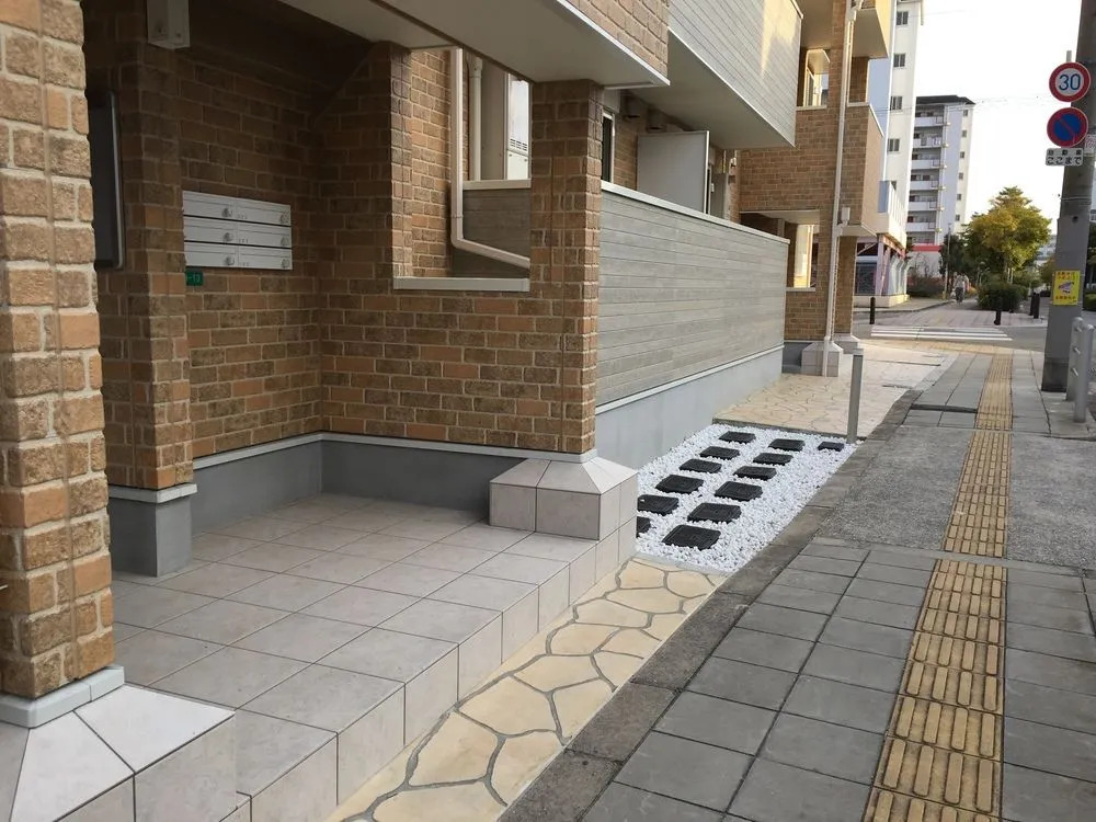 Grandouce Namba-Nishi