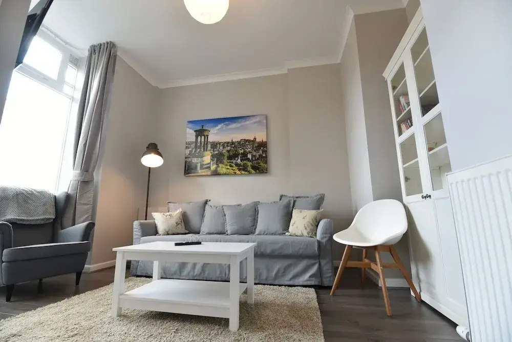 First Pleasance Luxury Apartment