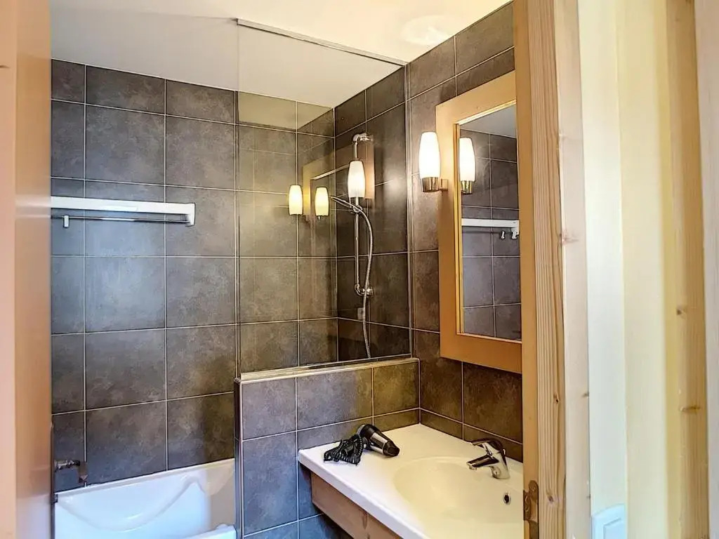 Appartement Les Menuires, 2 pièces, 5 personnes - FR-1-178-291