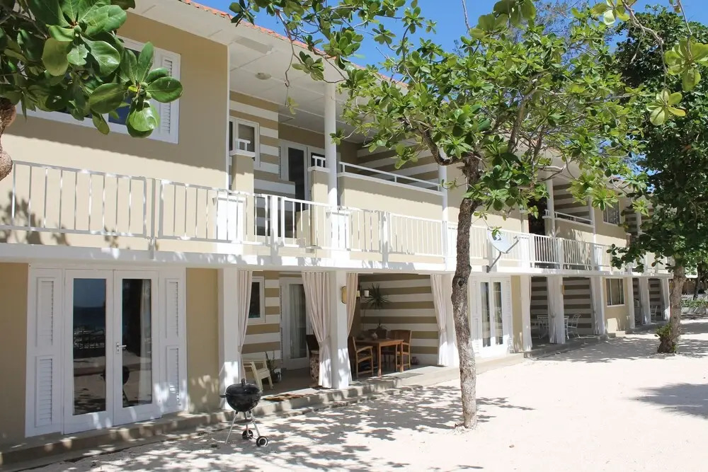 Moomba B&B Ocean Front Hostal