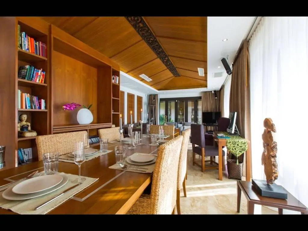 Dasiri Lakefront Villa Premium