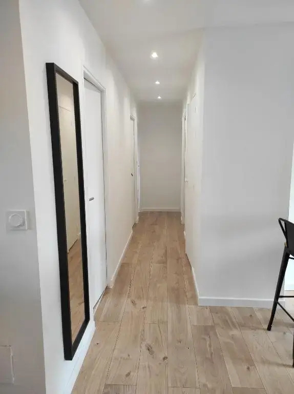 Appart 4 chambres refait à neuf, proche remparts