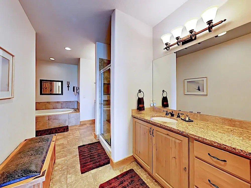 580 Granby - 3 Br Home