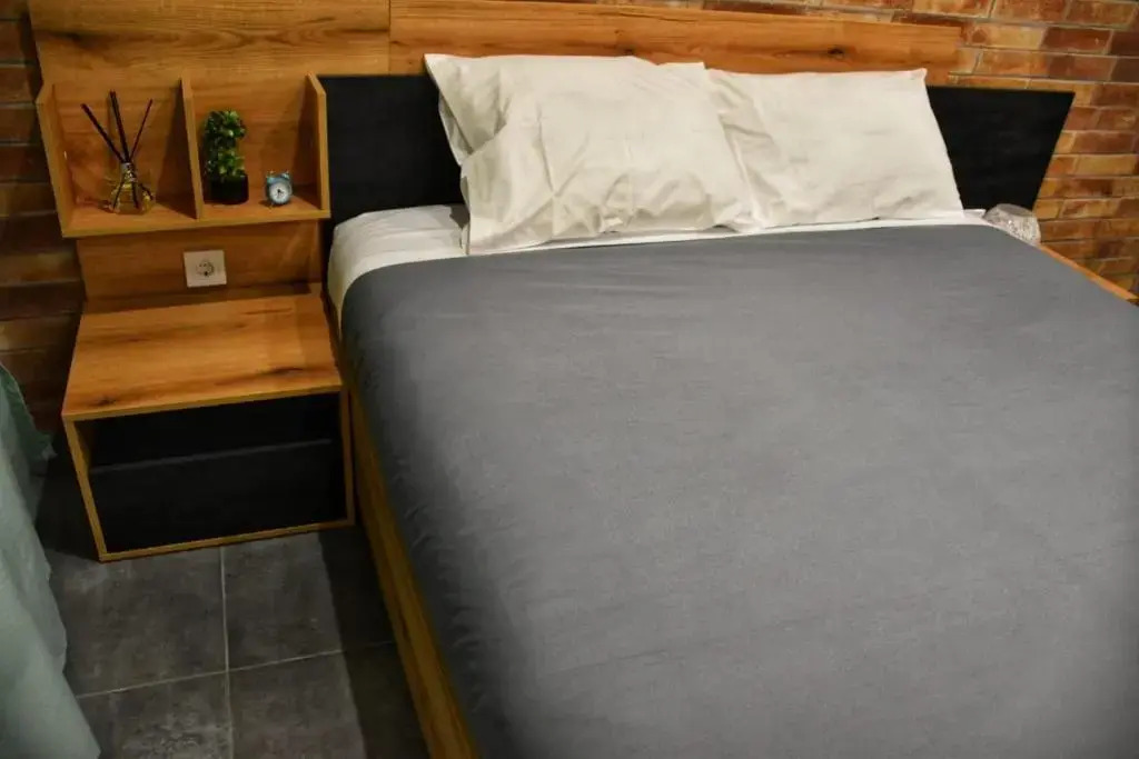 Alexander apartment serres