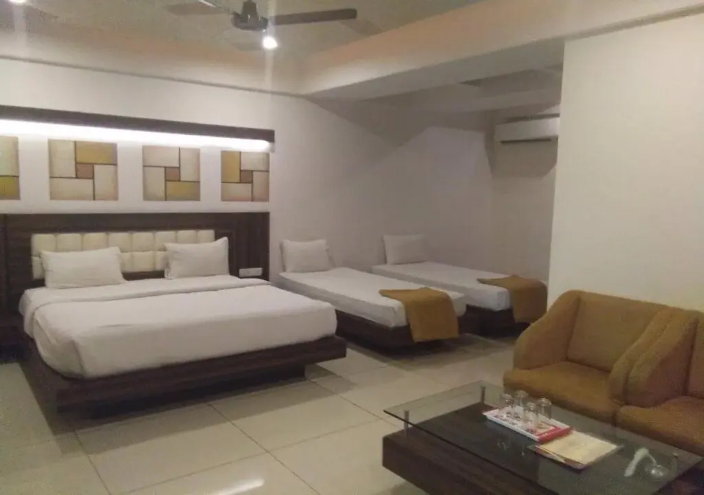 Srinidhi Grand Inn