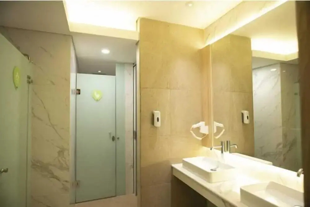 Whiz Capsule Hotel Thamrin Jakarta