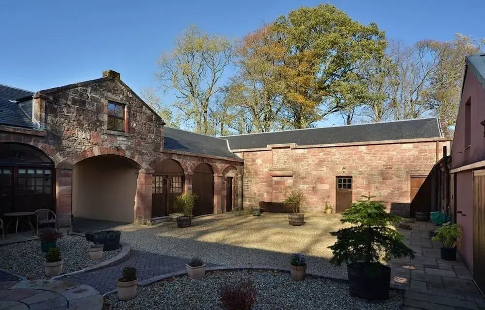 Loch Lomond Finnich Cottages