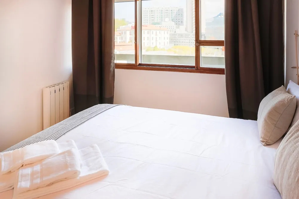 Bolha1 · Bright Apartment in a Traditional Area of Porto