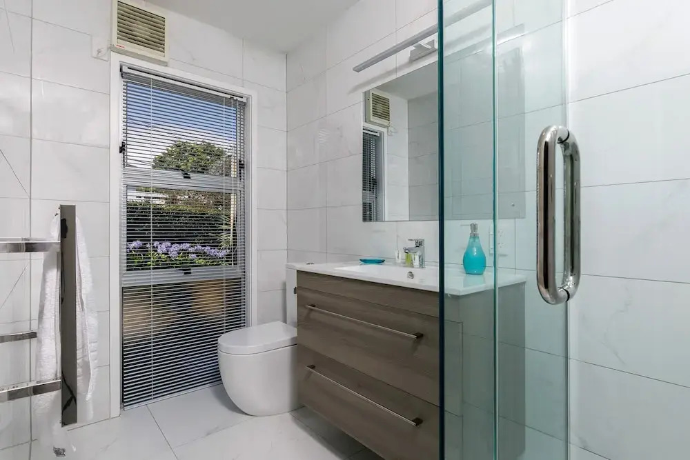 Super 2 bed flat in Remuera