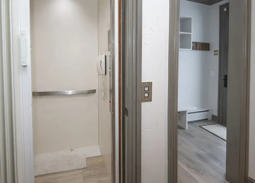 Ski In Ski Out Townhome in Rocky Mountain Access to Elkhorn Chairlift by RedAwning