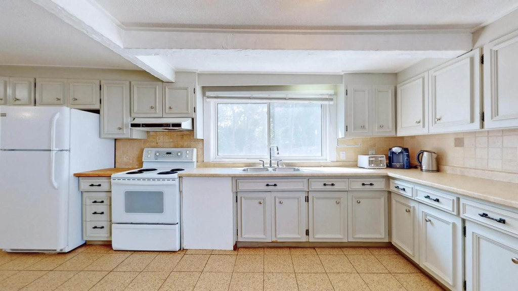 Main Beach River Retreat - Wasaga Beach 1 - Main Strip - 95 Mosley St