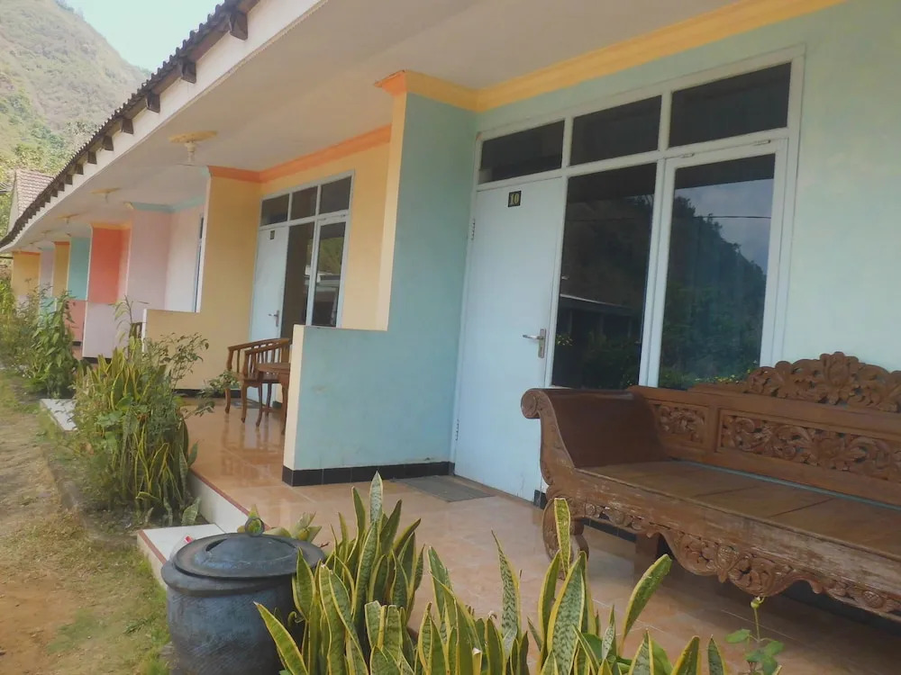 Nadia Hotel