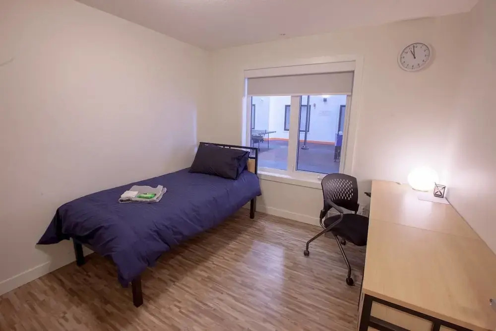Stay With Ease Hospitality! 3 Bed 2 Bath