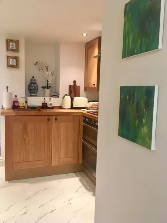 Beautiful 1BR in Historic St Aubin House