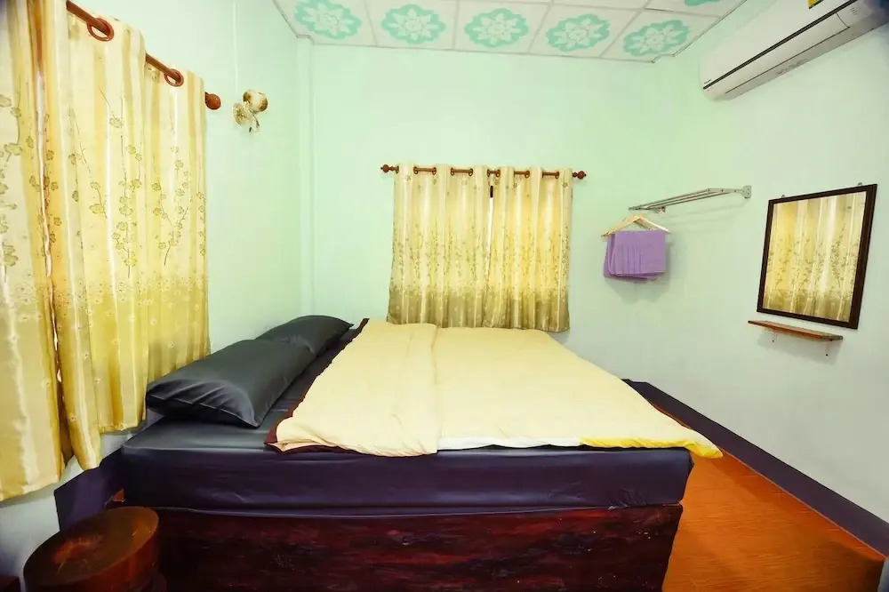 Phu Chaem House