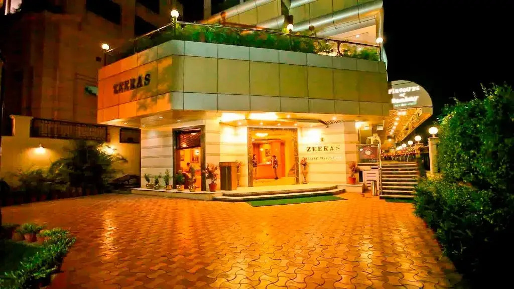 Hotel Zeeras