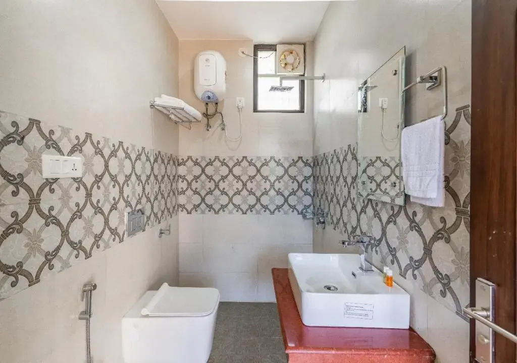 SaffronStays Willow Castle, Bhimtal - Pet-Friendly Home Near Bhimtal Lake