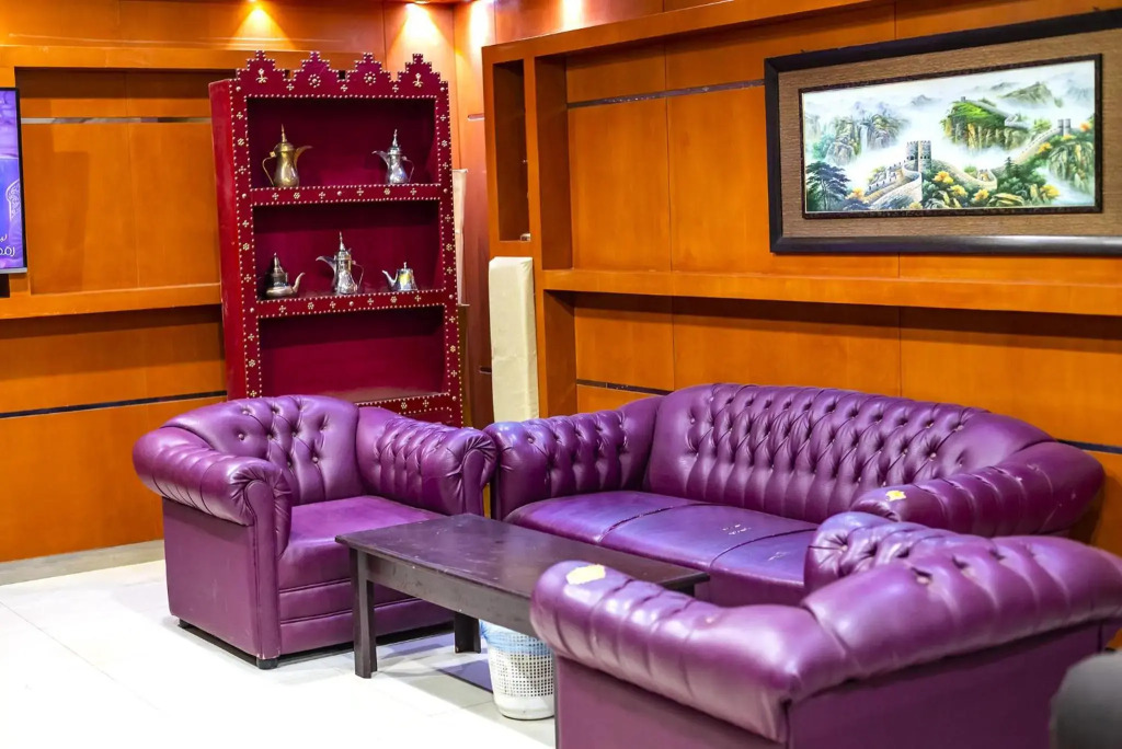 Silent Room Hotel by OYO Rooms