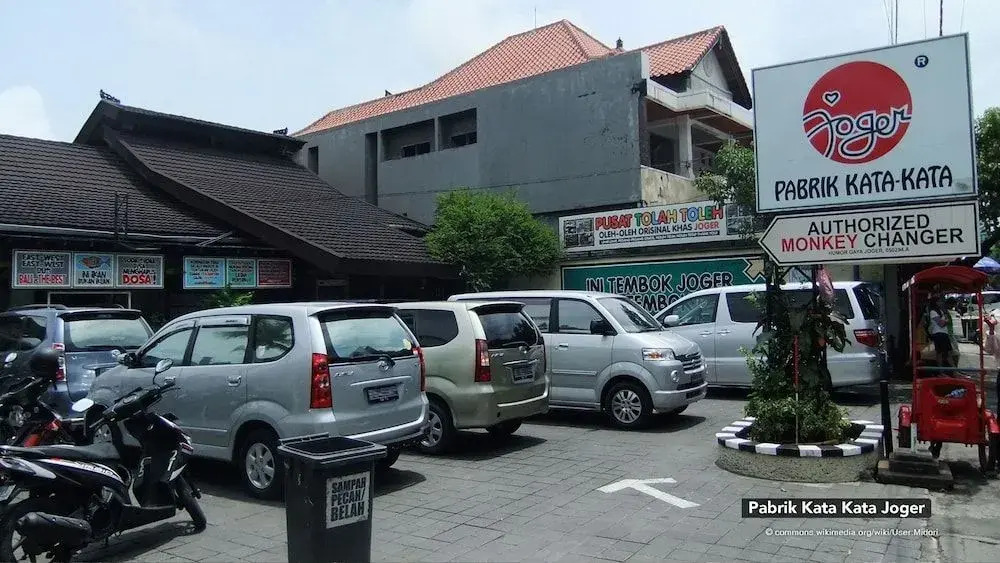 ZEN Hostel Jalan Patimura Legian