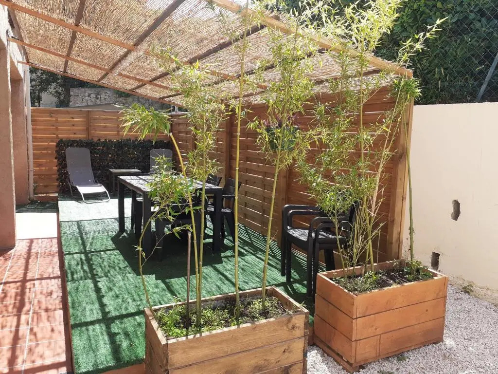 location vacances T4 bas de villa Toulon