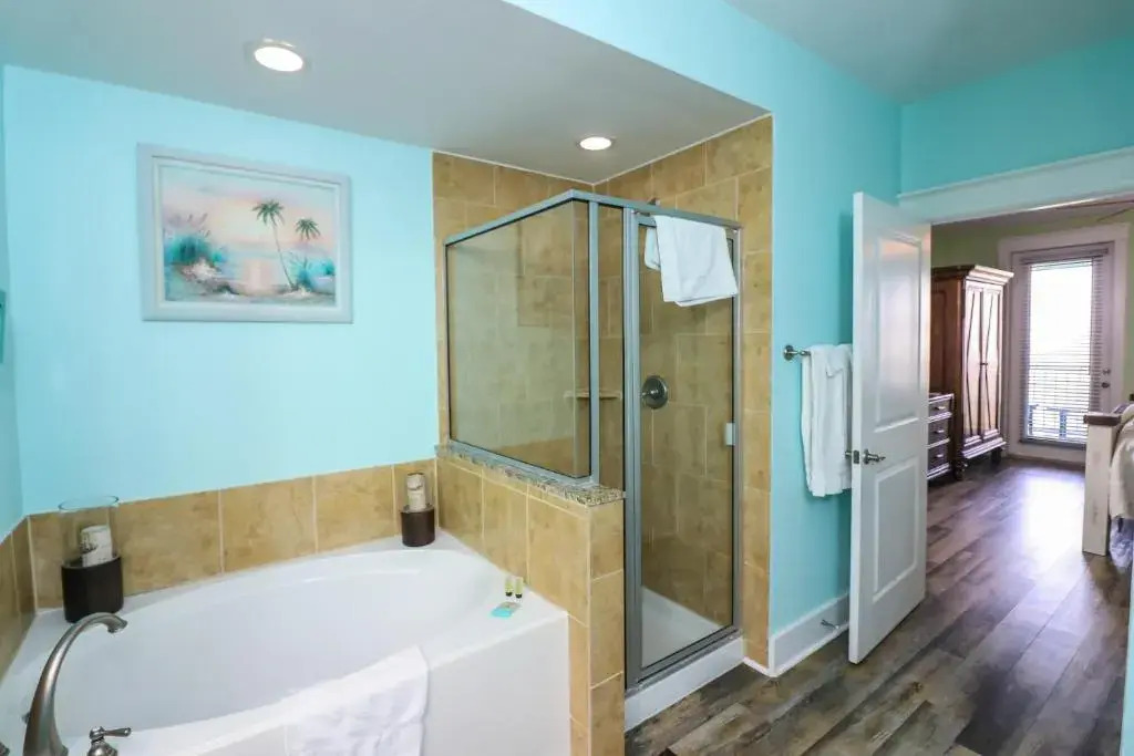 Stunning Sunsets Steps from Pool Lazy River Ocean Bay Views