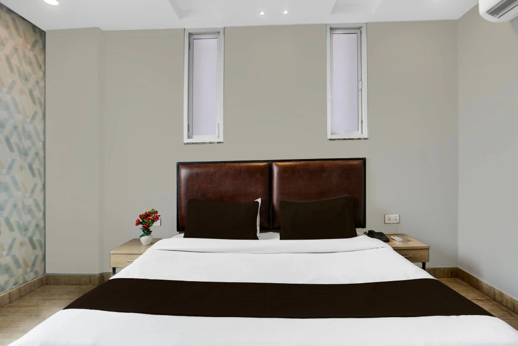OYO 4477 City Square Hotel
