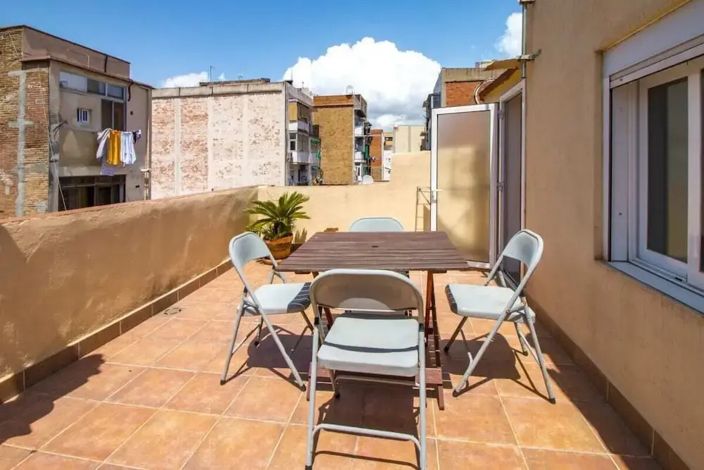 Fabulous 2 Bed with terrace close to Plaza España