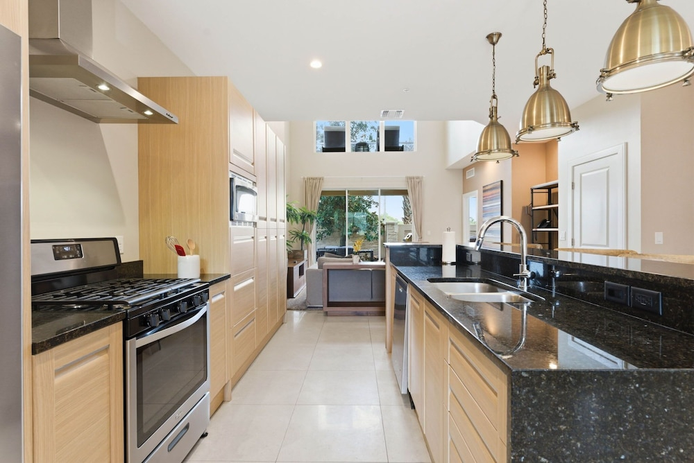 Magic Village 4BR Spacious and Stylish