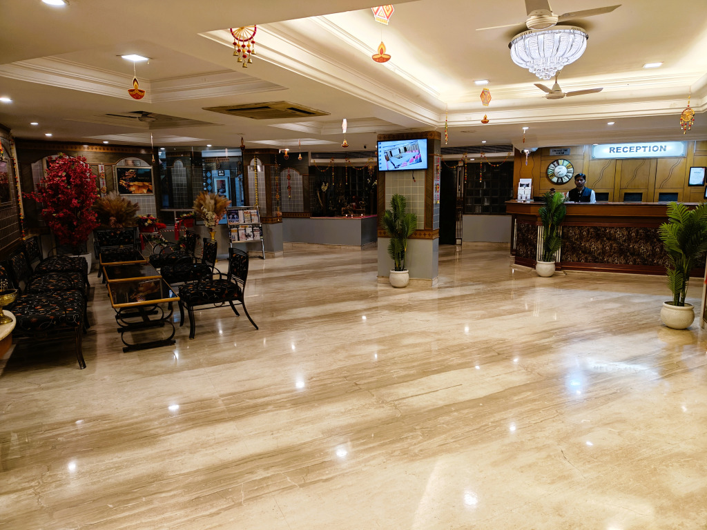 Chandra Inn