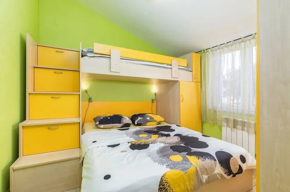 Apartment in Liznjan Near Bora Beach
