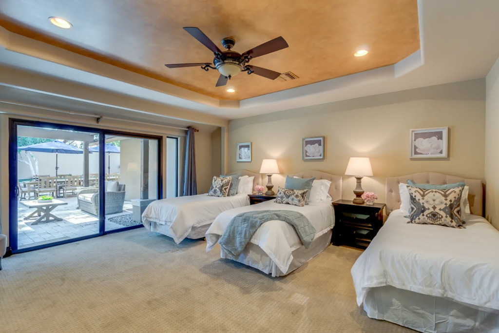 Your Oasis-Private Estate Resort 6Bdrm/5.5 Bath/Pool Misters