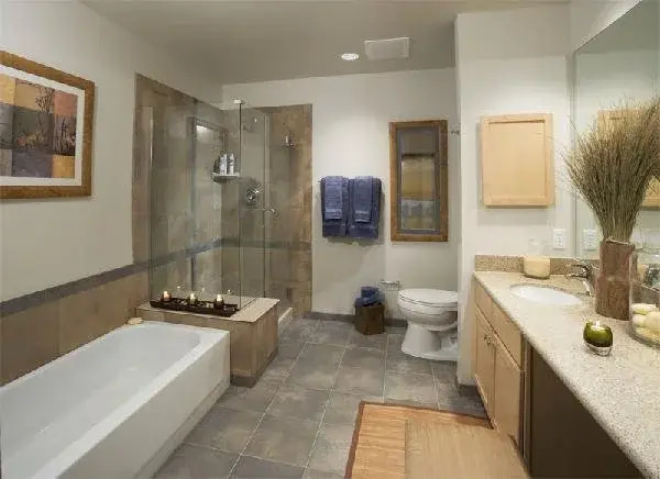 Oakwood At 1600 Glenarm Place