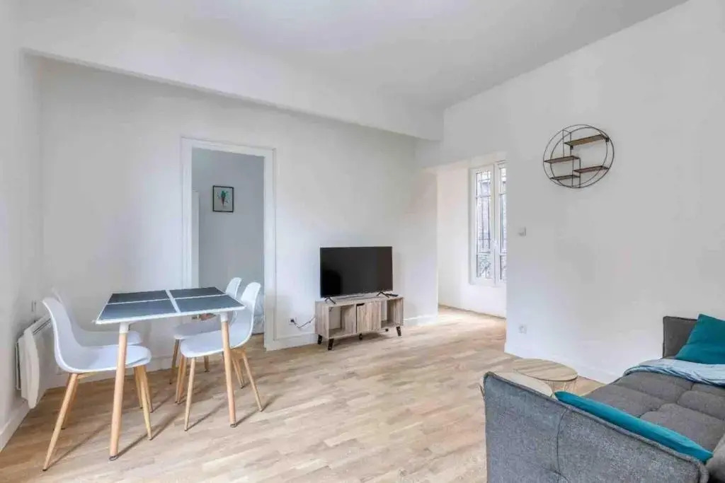 The New White Appart'Hôtel Vitry - Next to Paris